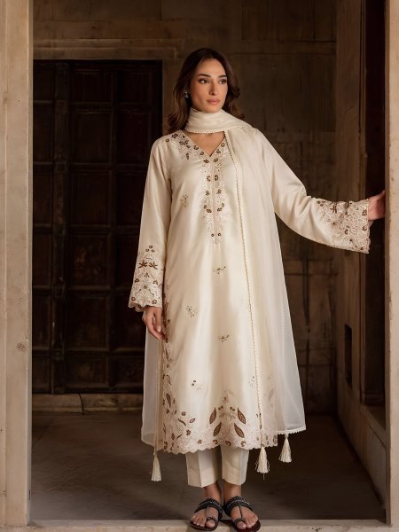 Plush OffWhite Women s Roman Glass Kaftan with Palazzo and Organza Silk Dupatta 