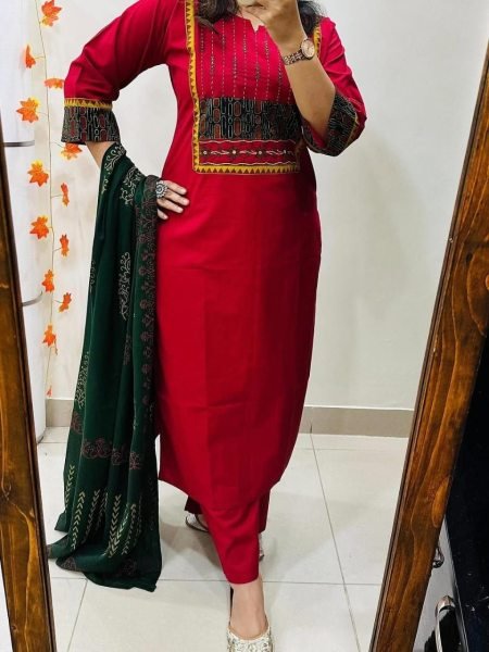 Plush Red New Arrival Cotton Kurti Pant Dupatta Set for Summer Collection Cotton Kurtis Wholesale