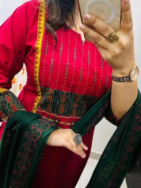 Plush Red New Arrival Cotton Kurti Pant Dupatta Set for Summer Collection Cotton Kurtis Wholesale