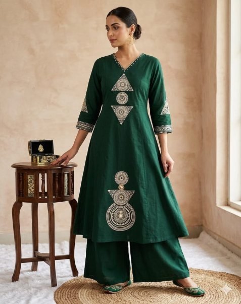 Polished Green Pure Bombay Rayon A Line Kurti with Pocket for Daily Wear Kurti With Bottom Wholesale