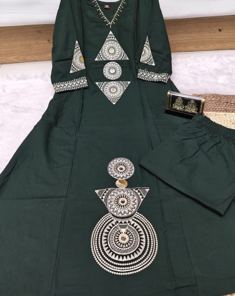 Polished Green Pure Bombay Rayon A Line Kurti with Pocket for Daily Wear Kurti With Bottom Wholesale