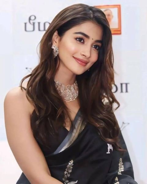 Pooja Hegde Inspired Black Silk Saree with Contrast Blouse and Jacquard Weaving South Indian Saree 
