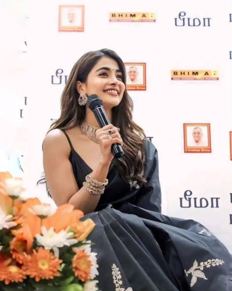 Pooja Hegde Inspired Black Silk Saree with Contrast Blouse and Jacquard Weaving South Indian Saree 