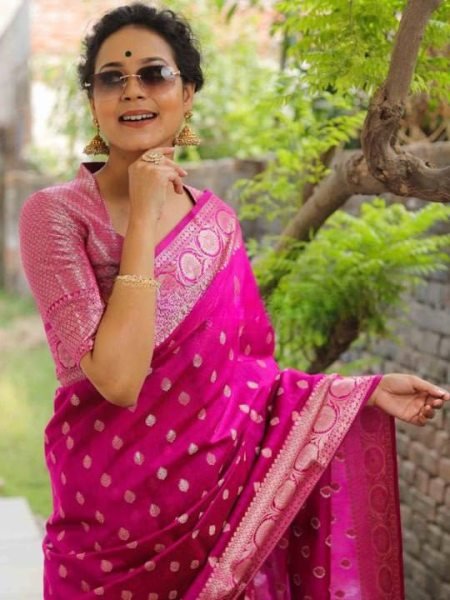 Portable Pink Silk Saree with Jacquard Border Blouse at Manufacturer Price Silk Sarees Wholesale