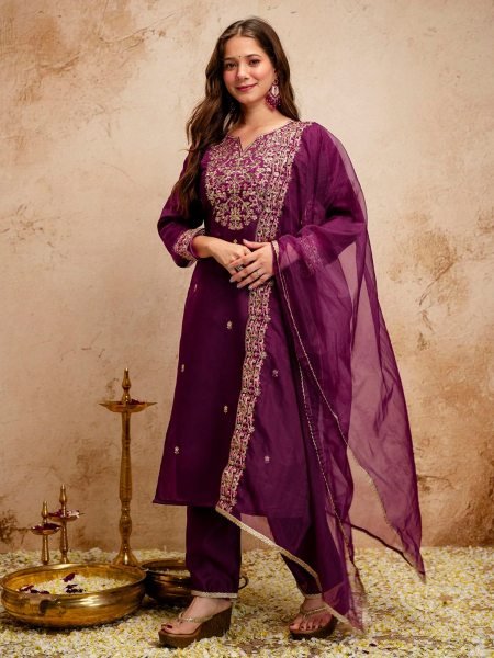 Portable Wine Chanderi Kurti Pant Set with Organza Dupatta for Casual Wear at Bulk Rate Kurtis