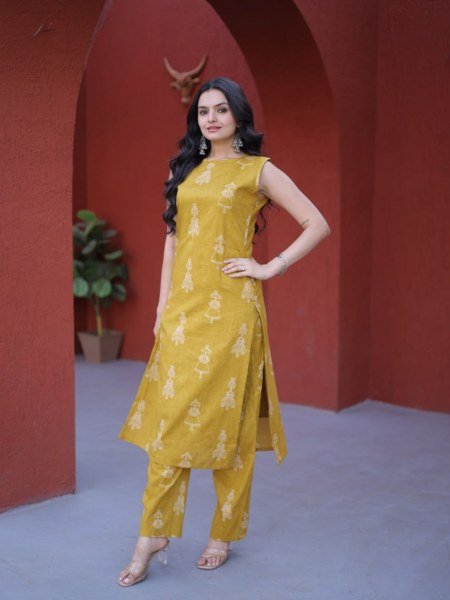 Portable Yellow New Arrival Printed Cotton Kurti Set for Women Kurtis