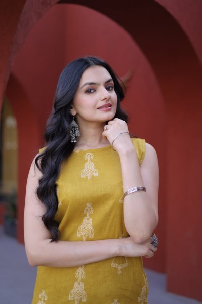 Portable Yellow New Arrival Printed Cotton Kurti Set for Women Kurti With Bottom Wholesale