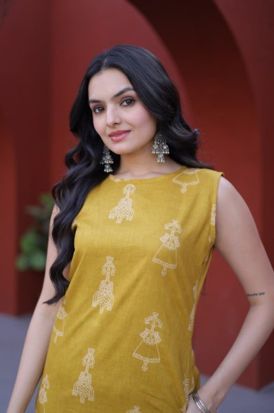 Portable Yellow New Arrival Printed Cotton Kurti Set for Women Kurti With Bottom Wholesale