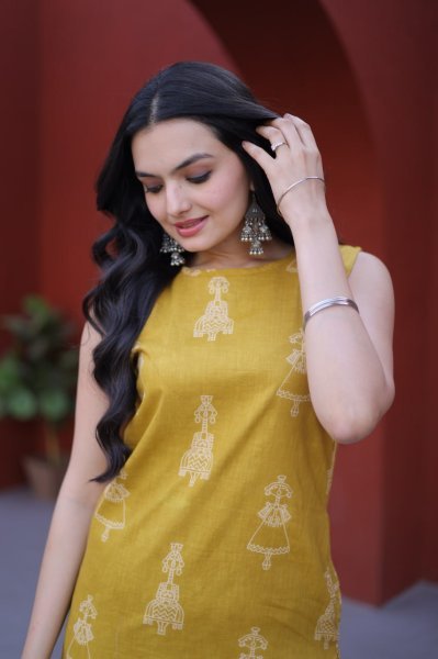 Portable Yellow New Arrival Printed Cotton Kurti Set for Women Kurti With Bottom Wholesale