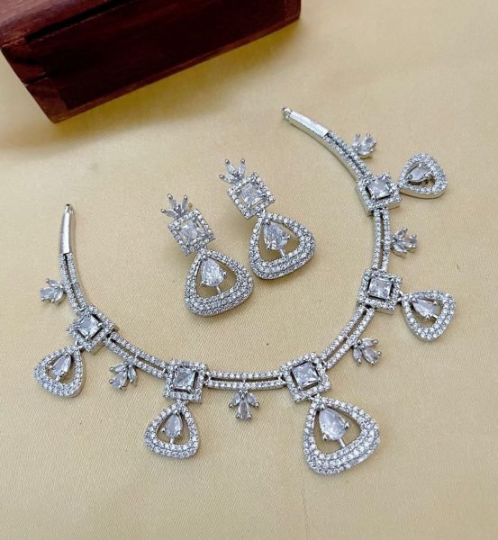 Premium American Diamond Choker Set with Earrings Perfect for Weddings Fashion Accessories Wholesale