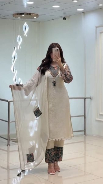 Premium Cream Banarasi Ethnic Set with Handwork Neck and Designer Dupatta For Occasions 3 Piece Kurti Set