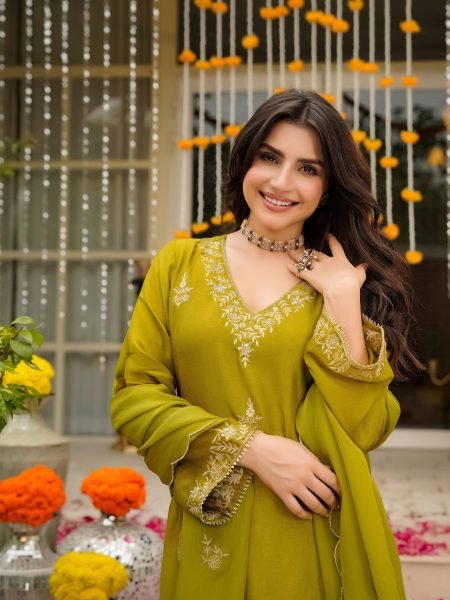 Premium Green Lightweight Chanderi Kurti Set for Office Wear Collection Embroidery Kurtis 