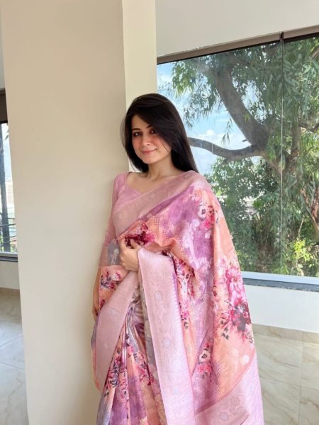 Premium Maheshwari Silk Saree With All Over Zari Weaving Pattern  Silk Sarees Wholesale