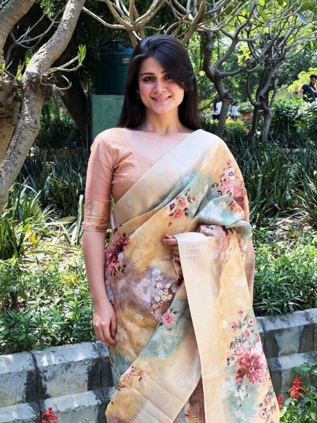 Premium Maheshwari Silk Saree With All Over Zari Weaving Pattern  Silk Sarees Wholesale