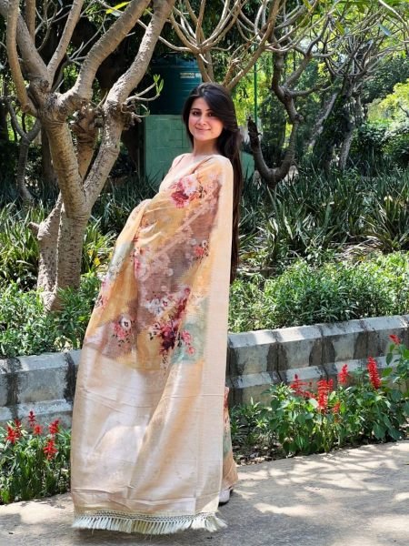 Premium Maheshwari Silk Saree With All Over Zari Weaving Pattern  Silk Sarees Wholesale