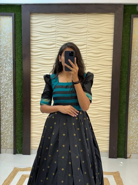 Premium Narayan Peth Silk Paithani Gown with Jacquard Border For Onam Festive Wear Anarkali Kurtis 