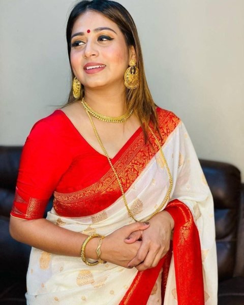  Traditional Organic Banarasi Soft Lichi Silk Sarees Banarasi Saree Wholesale