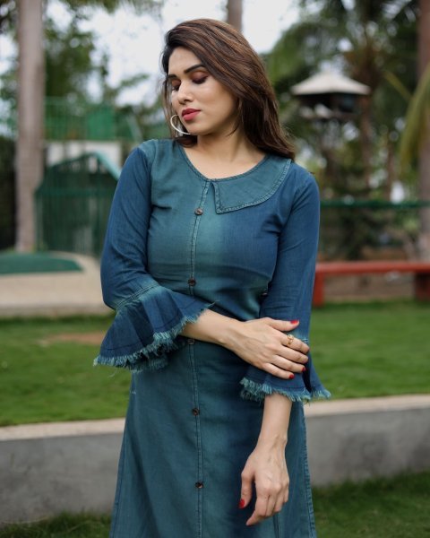 PURE COTTON DENIM WITH STYLISH WASHING EFFECT KURTi  Straight Cut Long Kurtis