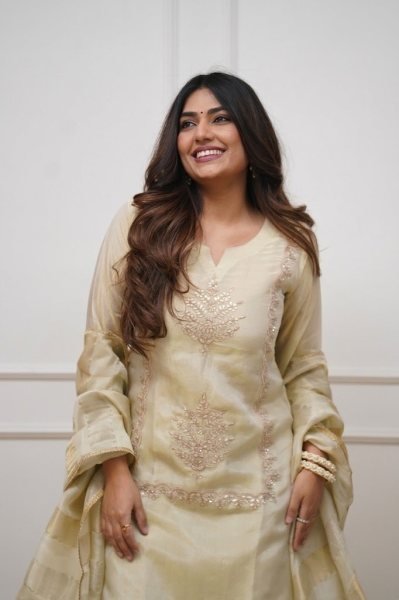 Radiant Cream Premium Heavy Chinon Embroidered Kurti Pant Set with Jacquard Dupatta Embroidery Kurtis 