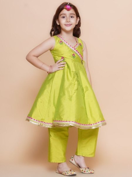 Radiant Parrot Green Silk Floral Embroidered Sleeveless Kurti Set for Resellers at Manufacturer Price Girls Wear
