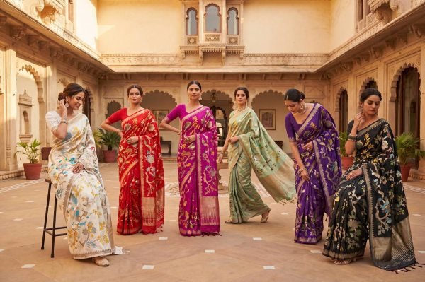 Radiant Purple Elegant Hand Dyed Saree with Rich Look for Wedding and Party Wear Silk Sarees Wholesale