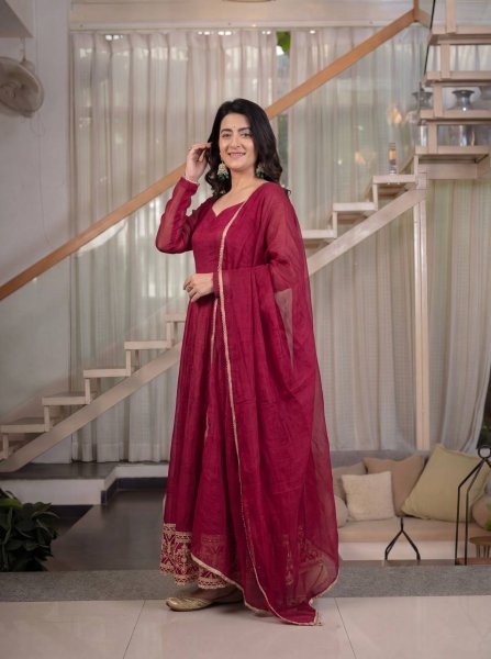 Magnetic Rani Pink Crunchy Silk Anarkali Set With For Side Lace Border In dupatta For Party Wear Ready To Wear Collection