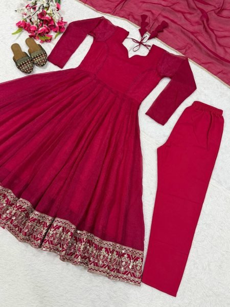 Magnetic Rani Pink Crunchy Silk Anarkali Set With For Side Lace Border In dupatta For Party Wear Ready To Wear Collection