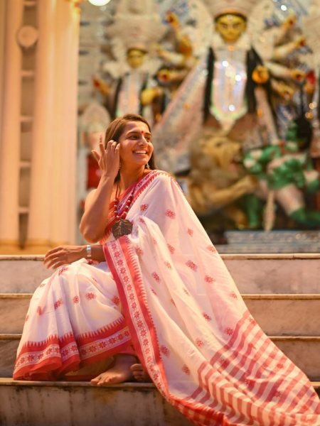 Rare White Soft Cotton Saree with Comfortable Lightweight Fabric and Designer Blouse Printed Cotton Sarees Wholesale