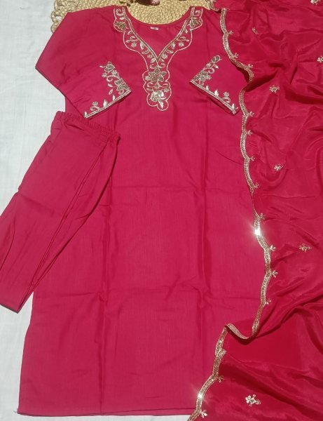 Ready-to-Wear Slub Cotton Embroidered Kurti Set with Chinnon Dupatta for Office and Daily Wear Embroidery Kurtis 