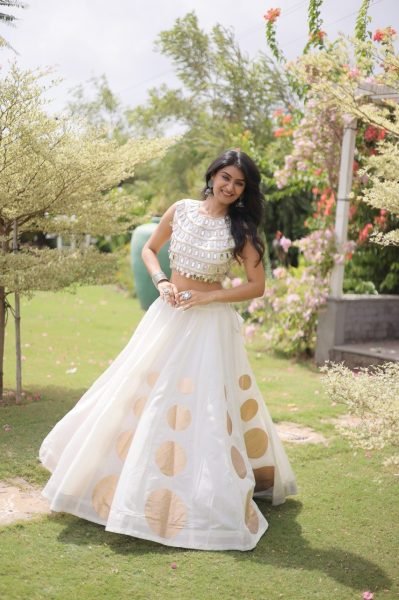 Recyclable White Party Wear Roman Silk Lehenga Choli with Sleeveless Mirror Lace Blouse Navratri Lehnega Choli