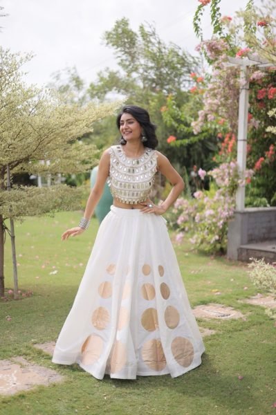 Recyclable White Party Wear Roman Silk Lehenga Choli with Sleeveless Mirror Lace Blouse Navratri Lehnega Choli