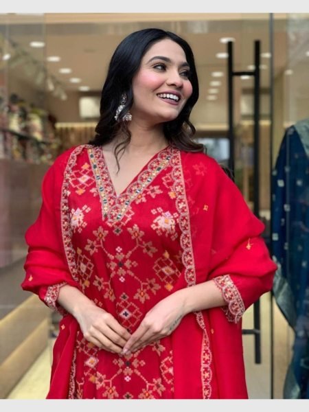 Red Color Embroidery Work Kurti Pant With Organza Dupatta  3 Piece Kurti Set