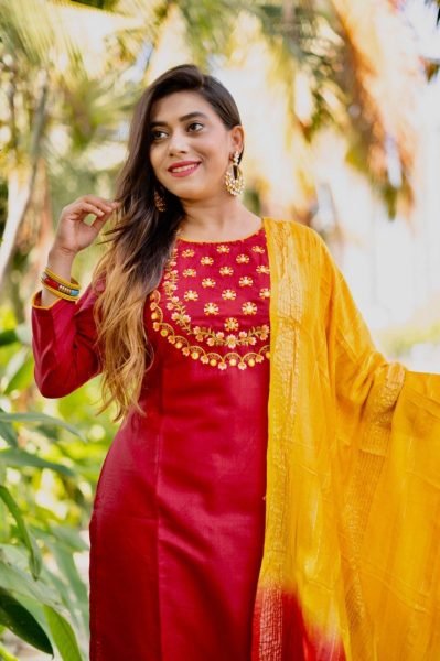 Red Color Slub Cotton With Embroidered Kurti Pant Set  3 Piece Kurti Set