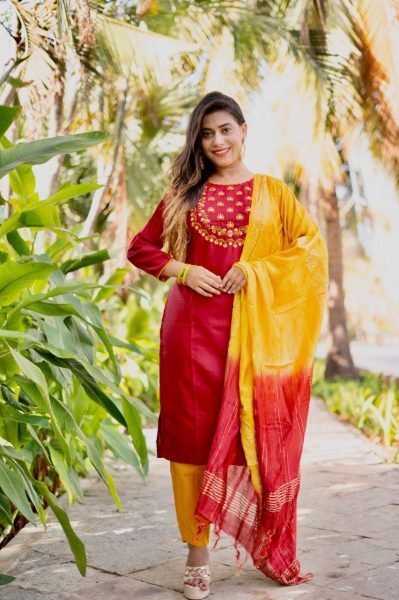 Red Color Slub Cotton With Embroidered Kurti Pant Set  3 Piece Kurti Set