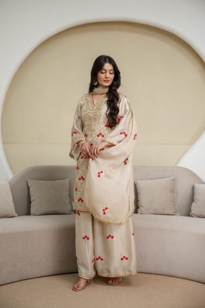 Refined Cream Chiffon Satin Embroidered Suit Set with Dupatta At Factory Price Kurti Set Ready To Wear Collection