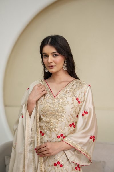 Refined Cream Chiffon Satin Embroidered Suit Set with Dupatta At Factory Price Kurti Set Ready To Wear Collection