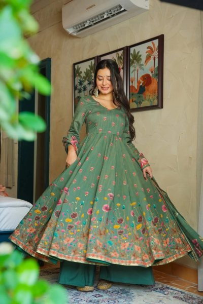 Refined Green Digital Floral Print Muslin Anarkali Kurta Set with Dupatta  Anarkali Kurtis 