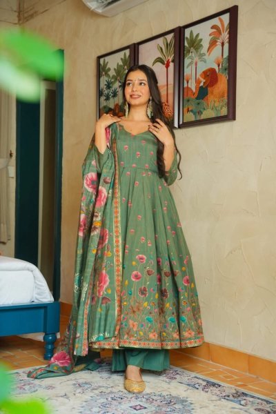 Refined Green Digital Floral Print Muslin Anarkali Kurta Set with Dupatta  Anarkali Kurtis 