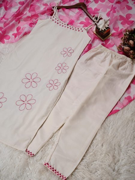Refined Pink Designer Rayon Slub Kurta Pant Dupatta Set for Women Embroidery Kurtis 
