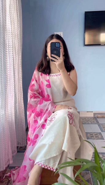 Refined Pink Designer Rayon Slub Kurta Pant Dupatta Set for Women Embroidery Kurtis 