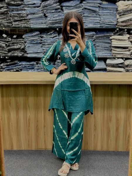 Refined Rama Hand-Dyed Shibori Pattern Kurta Set with Embroidery CO ORD Sets