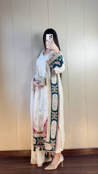 Refined White Designer Star Silk Kaftan Set with Rangoli Embroidered Dupatta For Bulk Order Ready To Wear Collection