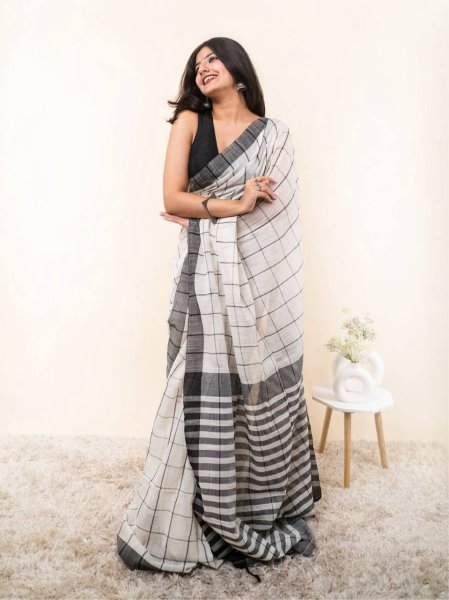 Refined White Linen Cotton Digital Print Saree with Contrast Color Border For Party Printed Cotton Sarees Wholesale