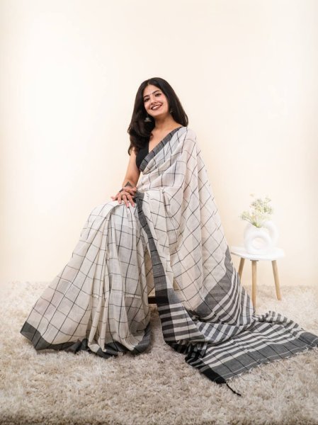 Refined White Linen Cotton Digital Print Saree with Contrast Color Border For Party Printed Cotton Sarees Wholesale
