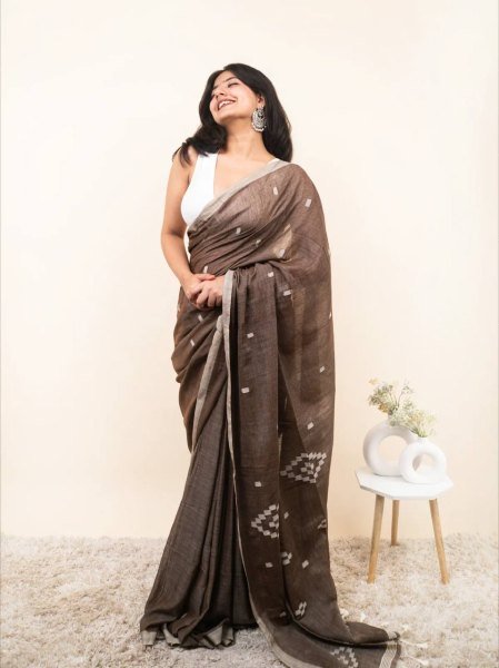 Regal Brown Linen Cotton Digital Printed Saree with Blouse at Manufacturer Rate Printed Cotton Sarees Wholesale