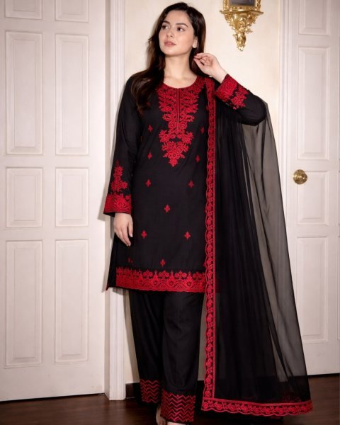 Hania Style Black Rayon Cotton Thread Work Farshi Salwar With Four Side Embroidery Lace Border Dupatta 