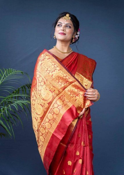 Royal Export Manufacturing Elegant Lichi Silk Saree with Rich Jacquard Work at Best Price Banarasi Saree Wholesale
