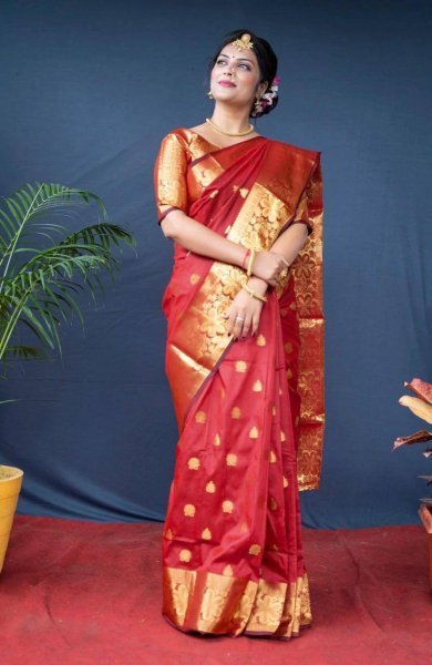 Royal Export Manufacturing Elegant Lichi Silk Saree with Rich Jacquard Work at Best Price Banarasi Saree Wholesale