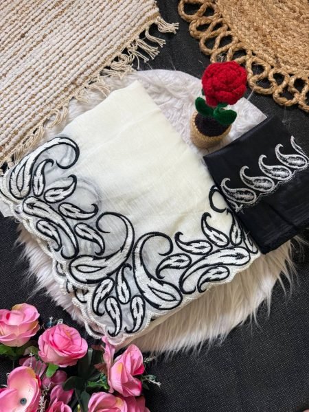 Seamless Balck Wedding Special Silk Saree with Embellished Pallu Design Silk Sarees Wholesale