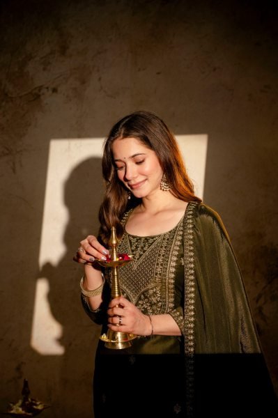 Seamless Mahendi Designer Kurti Set for Women Festive and Casual Wear Embroidery Kurtis 